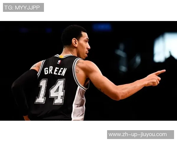 足球奴踩的背后故事与文化探讨：从热爱到执念的心路历程